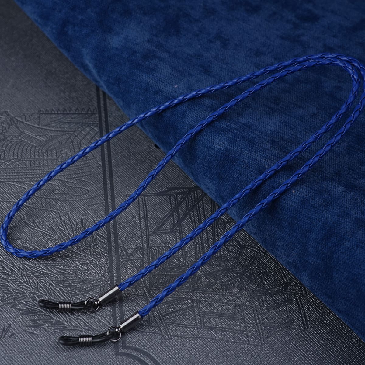 Attache lunette de soleil bleu marine