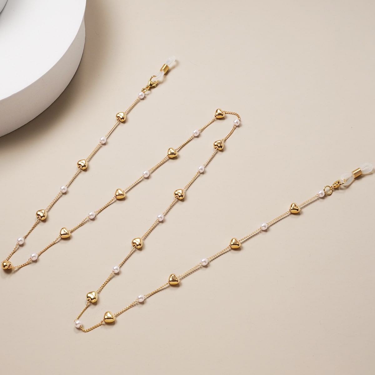chaines a lunettes en perles coeur