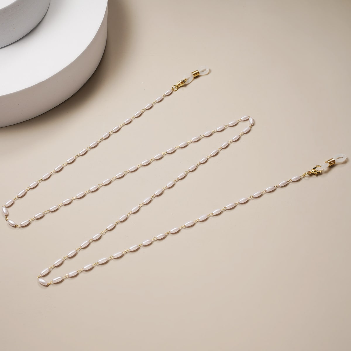 chaines a lunettes en perles