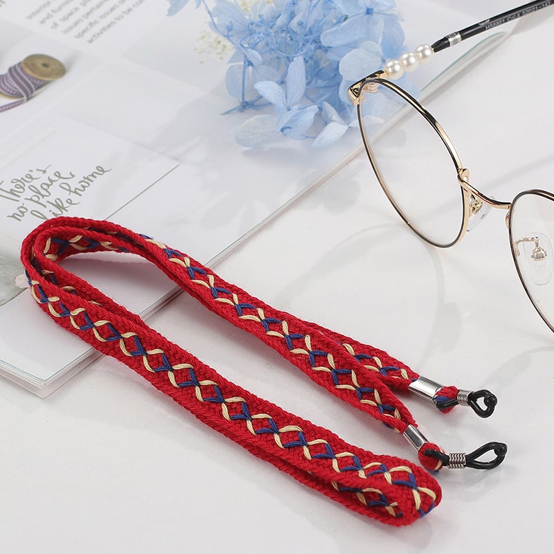 cordon lunettes mode rouge